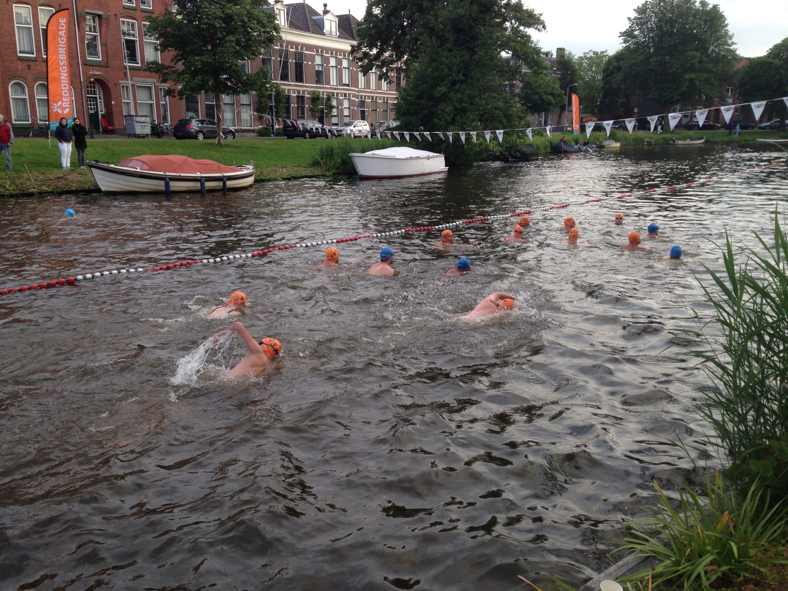 Zwemfeest in de Witte Singel